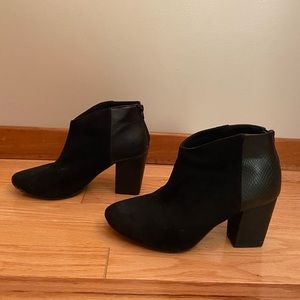 Olivia Miller Black Snake-detailed Ankle Booties Size 9